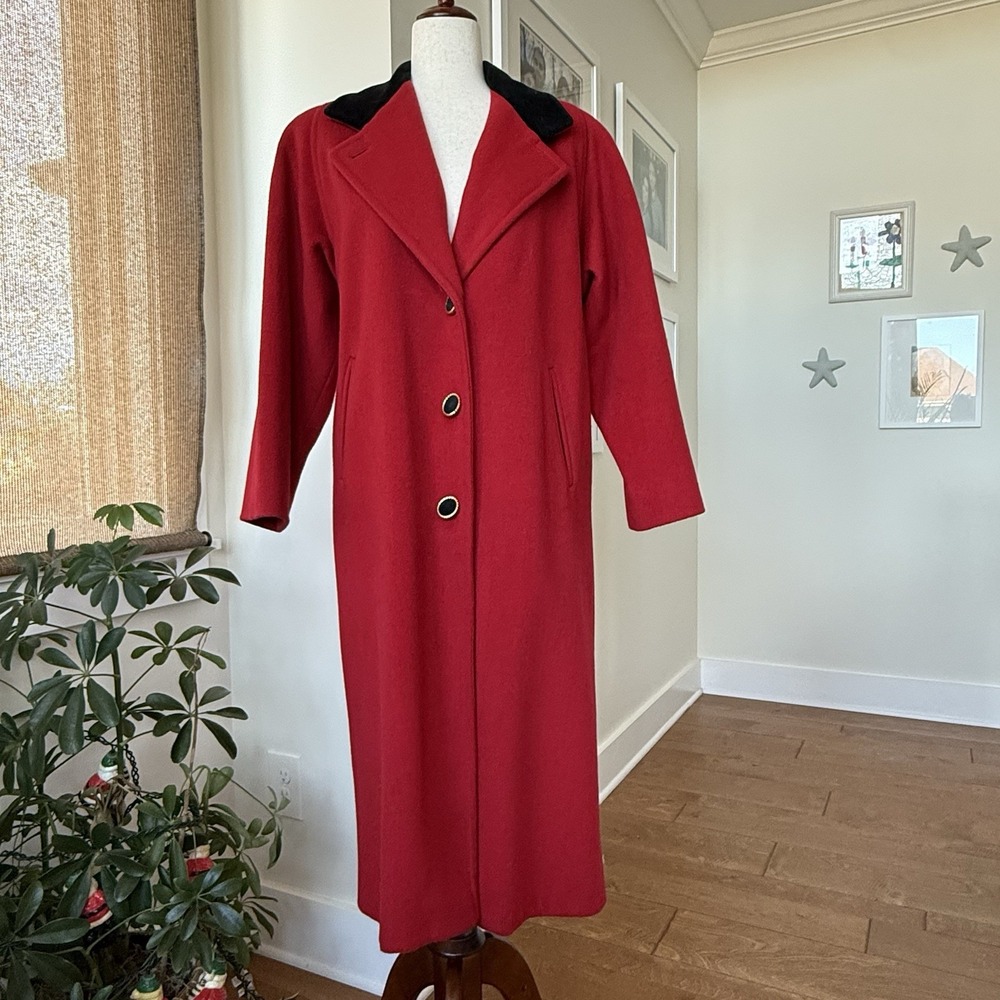 Vintage Charter Club 100% Wool Overcoat Women's Large Red w/Blackโ Velvet Collar